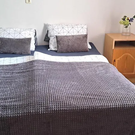 Luca-lak Apartmán *