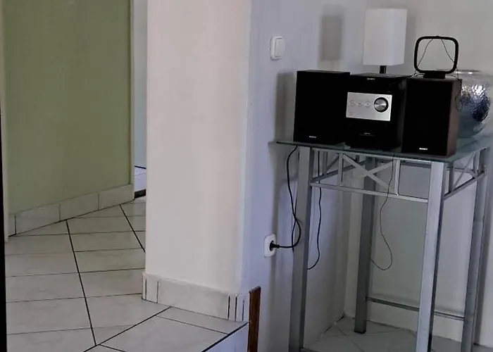 Luca-lak Apartament *